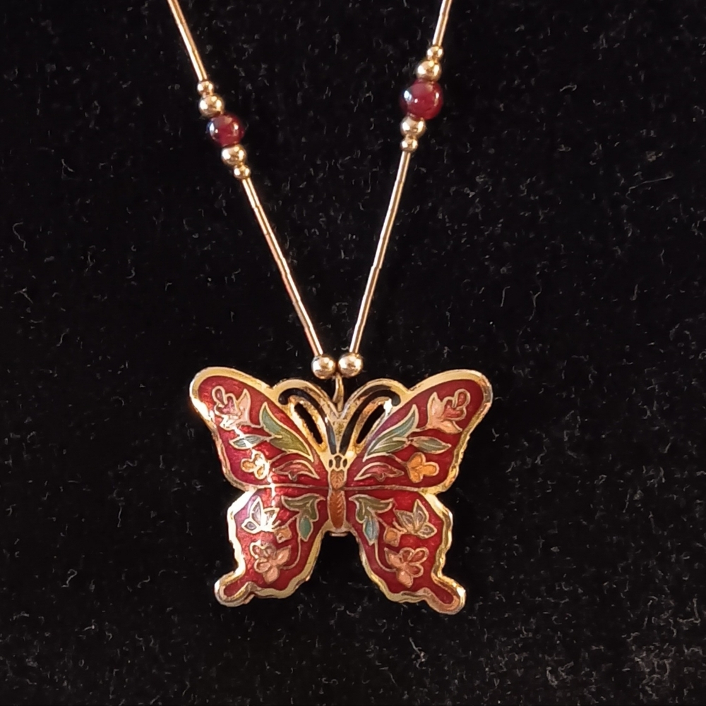 Vintage Red Floral Puffy Butterfly Cloisonné Enamel Necklace Gold Tone Trim ♡